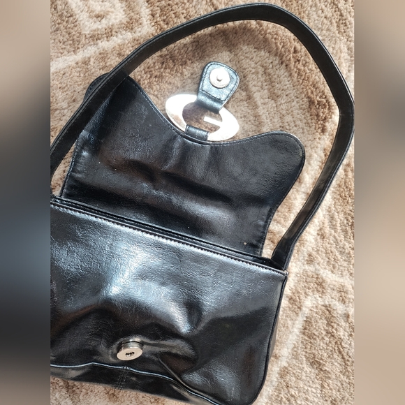 Metallic Guess mini purse - Picture 3 of 7